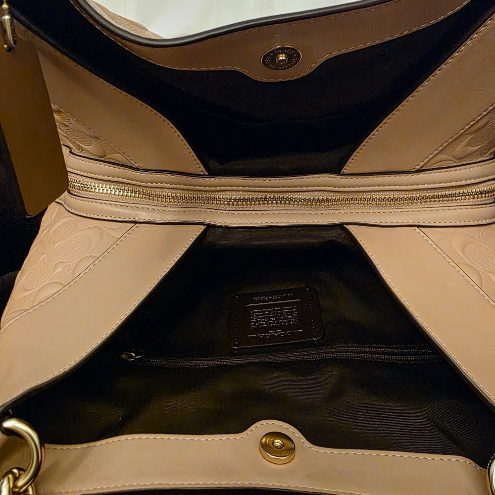 Coach Lexy Shoulder Bag - Picture 7 of 15
